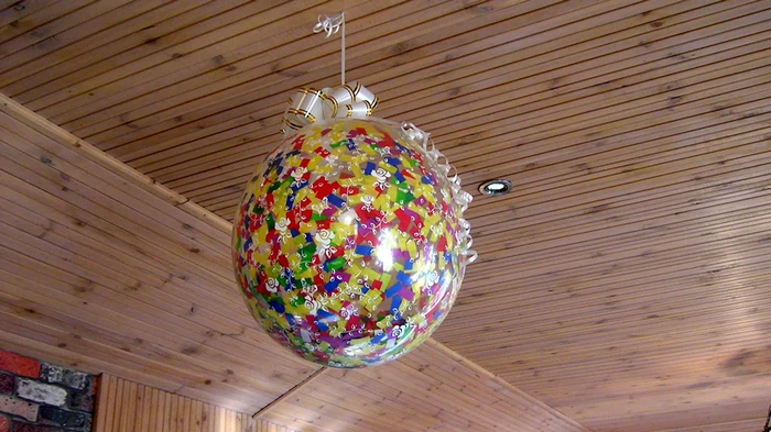 Balónek s překvapením